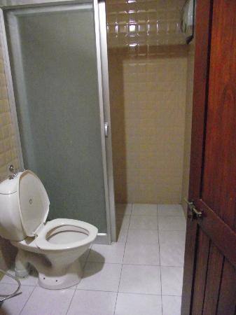 Travel Lodge, Kochi 4